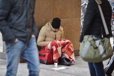 pa4 - POVERTA'  ASSOLUTA PER OLTRE 4 MILIONI DI ITALIANI, E' IL DATO PEGGIORE  DA 10 ANNI