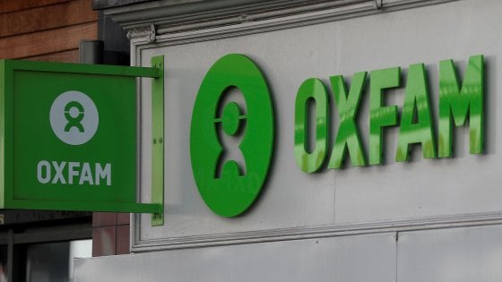 SCANDALO 
 SESSUALE TRAVOLGE OXFAM: AD HAITI CHI DOVEVA SOCCORRERE PARTECIPAVA 
 A ORGE 4 - SCANDALO 
 SESSUALE TRAVOLGE OXFAM: AD HAITI CHI DOVEVA SOCCORRERE PARTECIPAVA 
 A ORGE