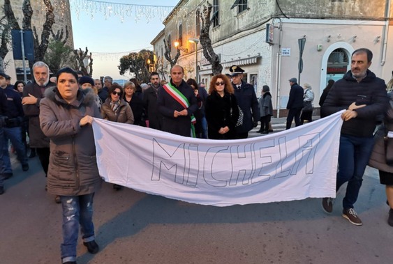vz1898 - PROTESTA  DI SINDACATI E ASSOCIAZIONI: "INTOLLERABILE STRAGE DI DONNE"